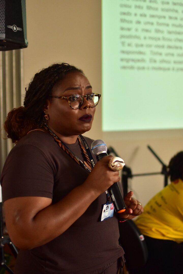 Doutoranda em Enfermagem Me. Renata Soares